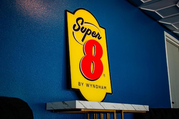 Super 8 by Wyndham Biloxi image 18