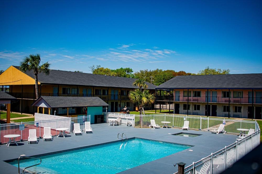 Super 8 by Wyndham Biloxi